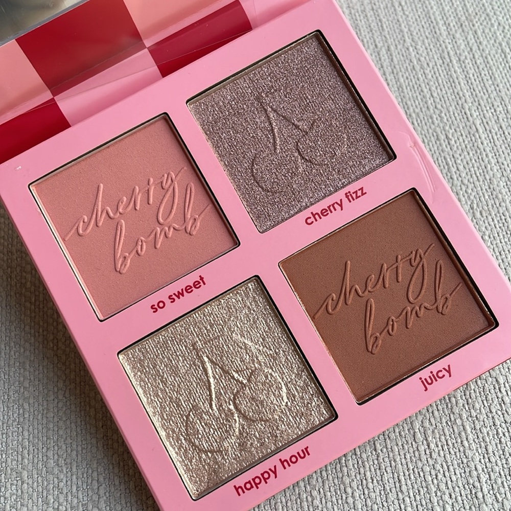 Ciaté London Cherry Bomb Blush and Highlighter Palette - Picture 4 of 9